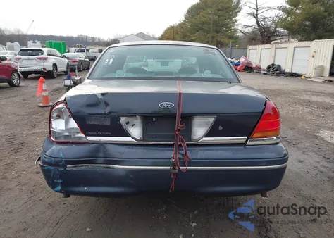 2000 Ford Crown Victoria Police Interceptor from USA, damaged, VIN 2FAFP71W2YX107183